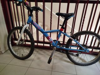 Bicicleta infantil azul Decathlon