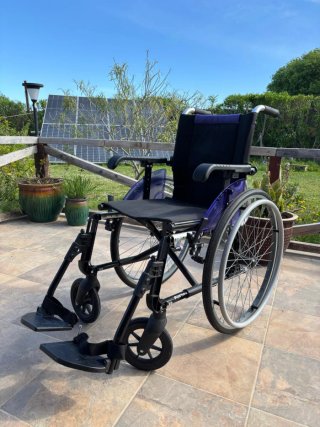 Silla de ruedas y andador