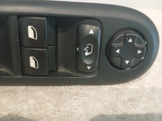 Mando elevalunas Peugeot 3008 I