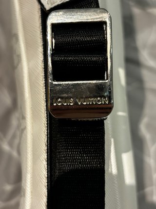 Bandolera Louis Vuitton Blanca y Gris