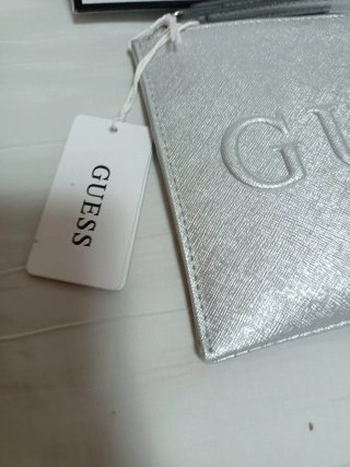 Cartera  Guess plateado