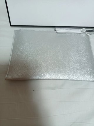 Cartera  Guess plateado
