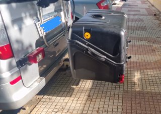 Baúl portaequipajes TowboxV1 para enganche de bola