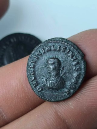 Moneda Romana Licinio Puerta Campamento
