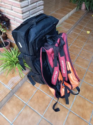 Raquetero y Maleta Dunlop
