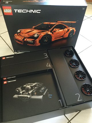 LEGO Technic Porsche 911 GT3 RS 42056