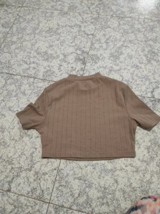 Camiseta marrón de canalé