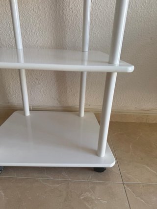 Mesita auxiliar blanca con ruedas