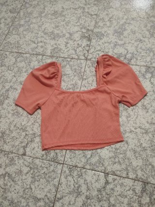 Camiseta corta manga abullonada