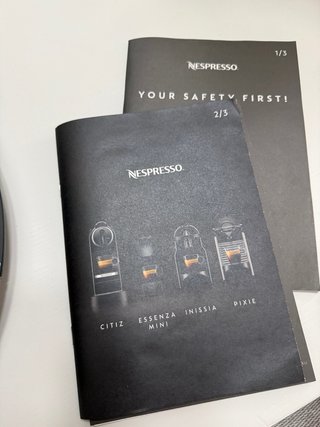 Cafetera Nespresso Essenza Mini Negra