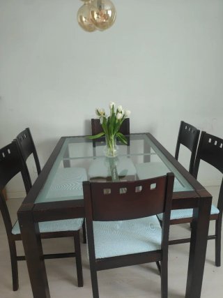 Mesa Comedor Cristal y 6 Sillas Madera Oscura