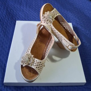 Sandali donna beige con fiore