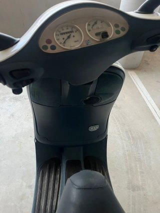 Vespa 49 4T Blanca Scooter Automática