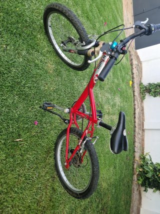 Bicicleta infantil 20 Btwin roja