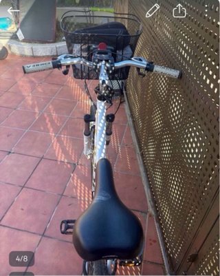 Bicicleta de montaña blanca