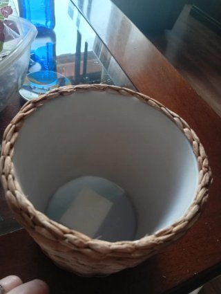 Macetero pequeño de mimbre