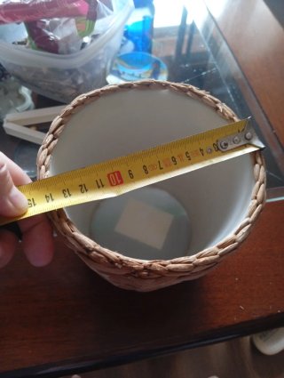 Macetero pequeño de mimbre