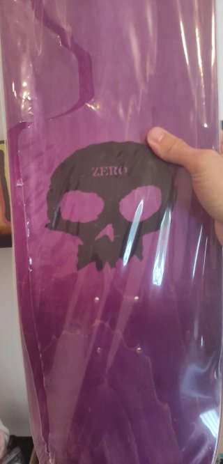 Tabla Skate Zero 8.25" - 3 skulls Dorado