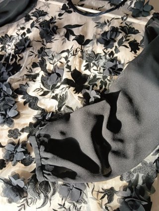 Blusa Festa Flores Pretas