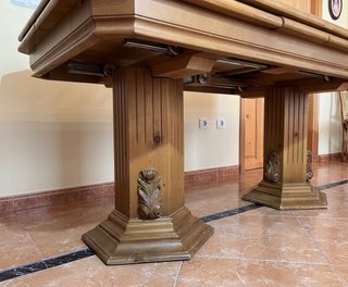 Mesa de madera maciza con alas abatibles