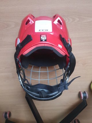 Casco Hockey CCM 50 Junior Rojo