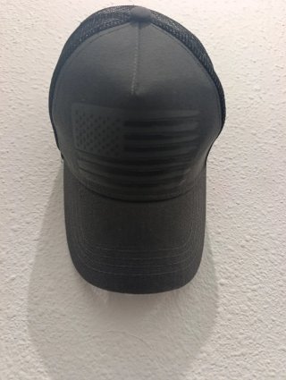 Gorra gris con bandera americana