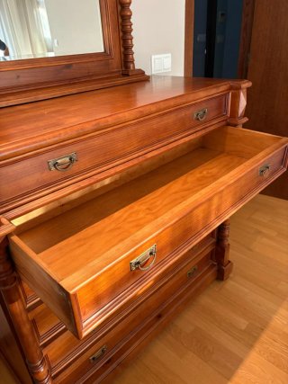 Cómoda antigua madera maciza con espejo