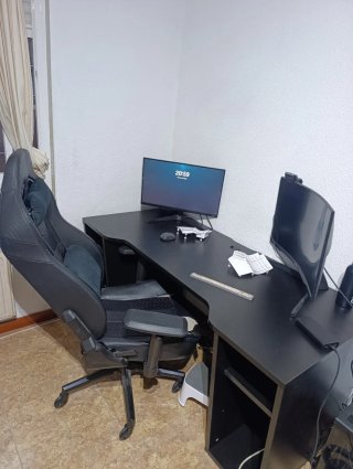 Escritorio y silla gaming