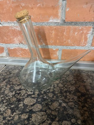 Porrón de cristal con tapón de corcho