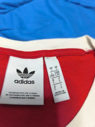 Camiseta Adidas Roja con Rayas Blancas