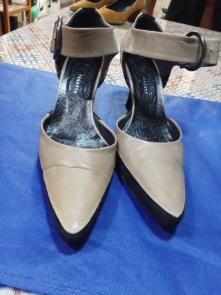 Zapatos de tacón color nude