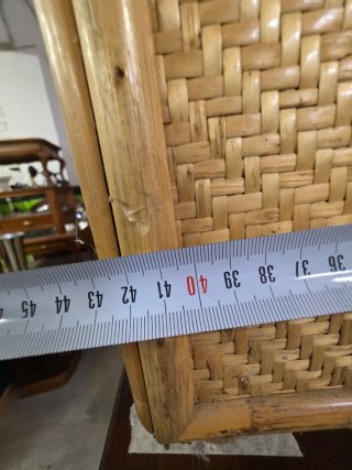 Baúl de mimbre y madera