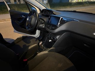 Peugeot 208 2014