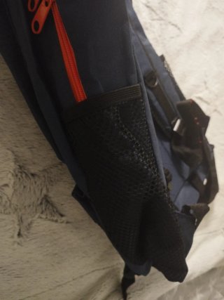 Mochila grande azul y naranja