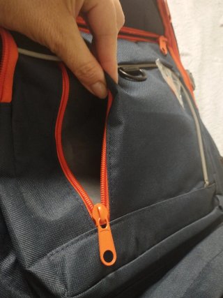 Mochila grande azul y naranja