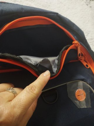 Mochila grande azul y naranja