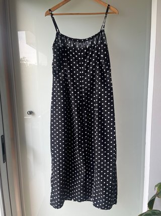 Vestido negro lunares blanco