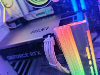 Tarjeta Gráfica MSI 5060 Ti Prácticamente nueva