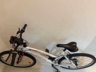 2 Bicicletas: 1 de niño 24 y 1 mujer