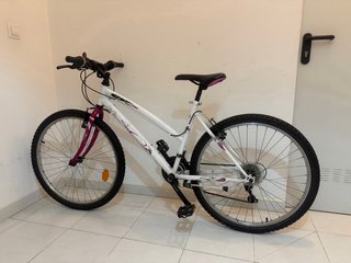 2 Bicicletas: 1 de niño 24 y 1 mujer