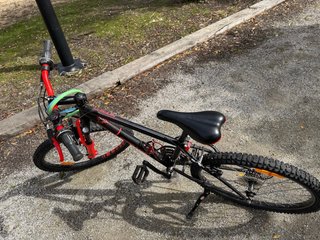 2 Bicicletas: 1 de niño 24 y 1 mujer