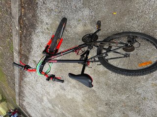 2 Bicicletas: 1 de niño 24 y 1 mujer