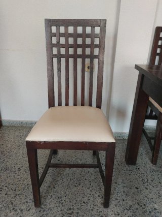 Mesa de comedor y 6 sillas madera oscura