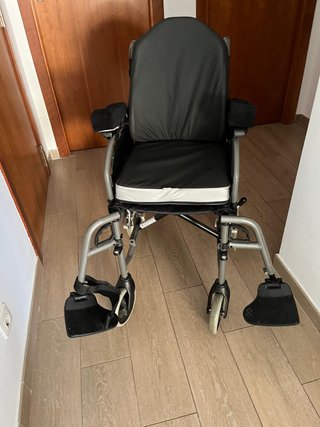 Silla de ruedas plegable