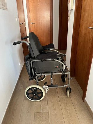 Silla de ruedas plegable