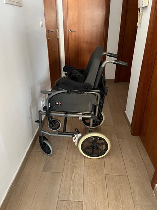 Silla de ruedas plegable