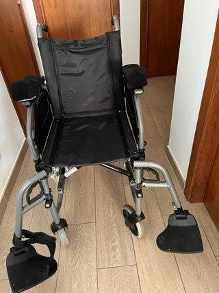 Silla de ruedas plegable