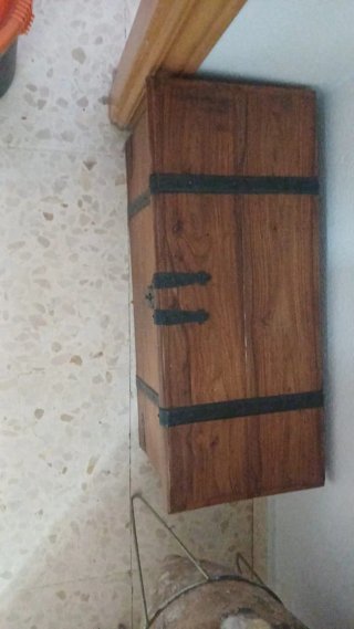 Baúl vintage madera y metal