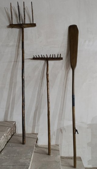 Antigüedades: Rastrillo, Pala y Horca.