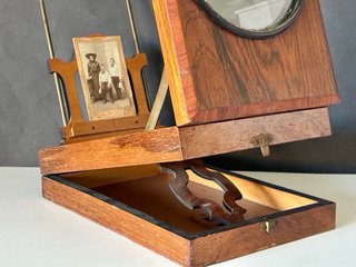 🇫🇷 Visor de fotos antiguo de madera